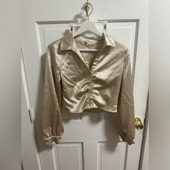 Ro & De Tops - NWOT RO&DE gathered blouse Size S